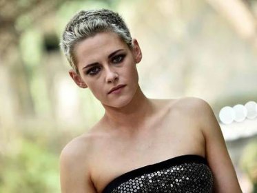 Celebrity Nude Photo Leak 2017: Miley Cyrus, Kristen Stewart Latest Victims