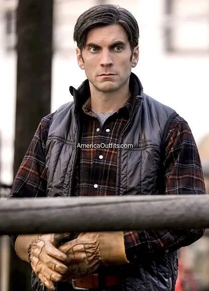 Wes-Bentley-Yellowstone-Jamie-Dutton-Black-Vest
