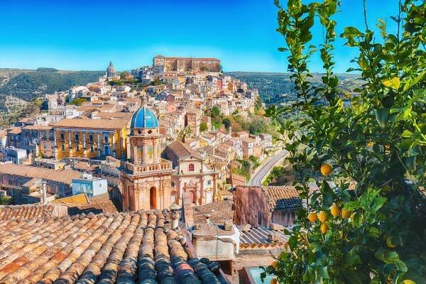 Esence Sicílie | Delfín Travel