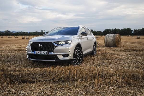 Test: DS7 Crossback E-Tense 4x4 – Využiteľný plug-in hybrid 1