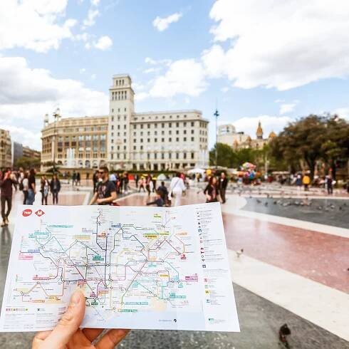 Barcelona: Cestovní karta městské hromadné dopravy Hola Barcelona | GetYourGuide
