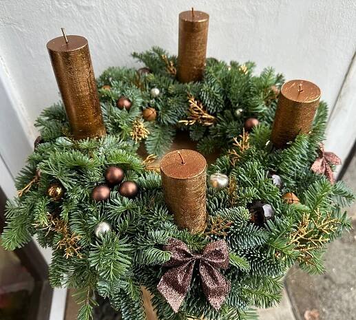 Adventní věnec hnědý č.6