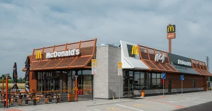 Nový McDonald's se otevře v úterý. Jubilejní pobočku hledejte na Prostějovsku