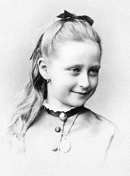 Soubor:Princess Elisabeth of Hesse as a young girl 1871.jpg – Wikipedie