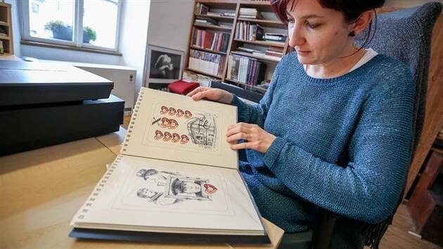 Podobu karet navrhla výtvarnice Lenka Zajícová společně se sběratelem Jiřím Novotným.