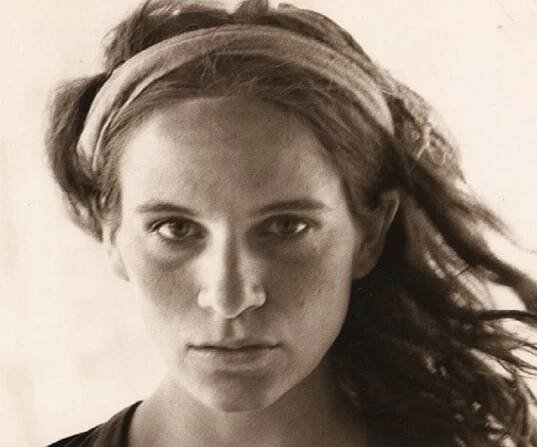 Amanda Plummer Biography - Facts, Childhood, Family Life & Achievements
