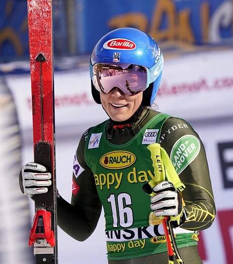 Mikaela Shiffrinová v cieli zjazdu v Bansku.
