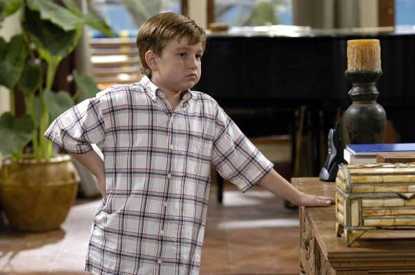 Angus T. Jones už není tím malým chlapcem z Dva a půl chlapa. Prošel razantní proměnou, a to i co se názorů týká
