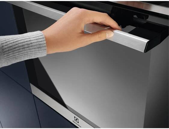 ELECTROLUX 600 PRO SteamBake EOD6C77WX