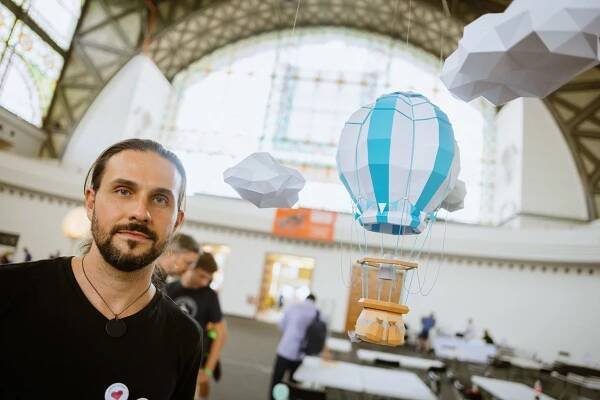 Maker Faire Prague se vrátil na Výstaviště ve velkém stylu. Oslavu kreativity si užívaly hlavně rodiny s dětmi – PressOffice