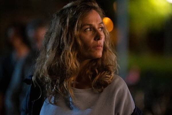 Cécile de France inquiète face à l'intelligence artificielle, 