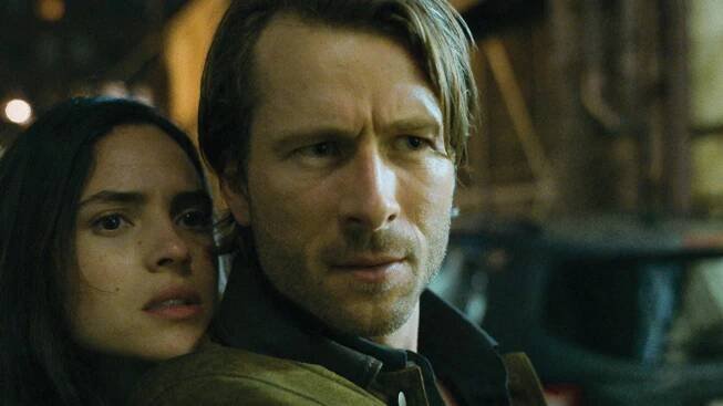 Hvězda Top Gunu coby nájemný vrah. Stylový trailer láká na špičkový thriller slavného režiséra