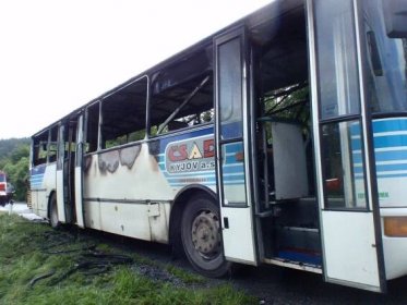 V Jestřabicích shořel autobus