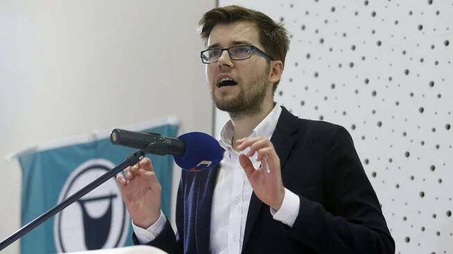 Piráti se ve sporu o Airbnb brání kritice