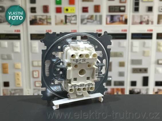 abb_3559-a06345_pristroj_prepinace_stridaveho_schodistovy_elektro-trutnov.cz