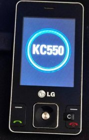 LG KC550 s nabíječkou, cd a datovým kabelem, funkční