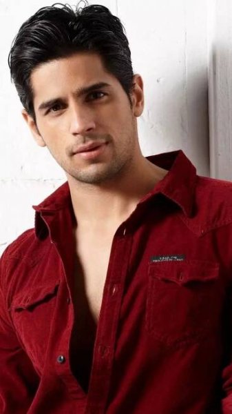Fun facts about the Param Sundari actor Sidharth Malhotra
