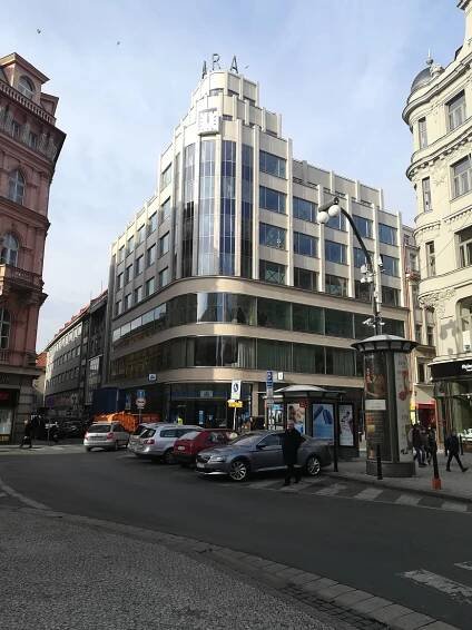 Palác ARA, dříve bývalý Obchodní dům Perla | Rádi cestujeme | nejen levné letenky, ubytování, zimní pobyty