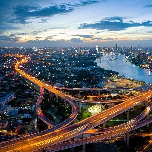 Infrastructure technologies: Challenges and solutions for smart mobility in urban areas