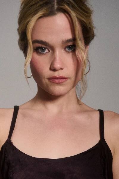 The White Lotus’s Sarah Catherine Hook knows who you think she looks like