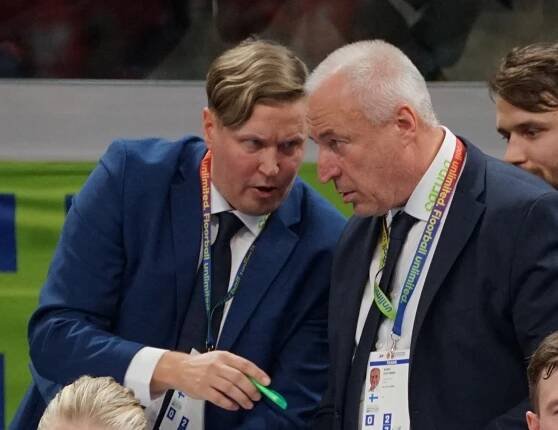 Soubor:WFC2022 Sweden vs Finland B 128 (Mika Kohonen & Samu Kuitunen).jpg
