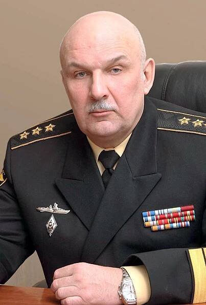 Admirál Sergej Avakjanc (* 6. dubna 1958, Jerevan, Arménská SSR) – ruský vojevůdce. Dne 3. května 2012 byl dekretem prezidenta Ruska jmenován velitelem tichomořské flotily ruského námořnictva. Dne 13. prosince 2014 mu byla udělena vojenská hodnost admirál. Od roku 2019 je držitelem rekordu v nejdelším funkčním období mezi aktivními veliteli flotily ruského námořnictva - vedl tichomořskou flotilu 7 let, s přihlédnutím k délce služby - 9 let. Admirál Nikolaj Jevměnov byl jmenován vrchním velitelem v roce 2019, zatímco Avakjanc zůstal ve své předchozí pozici.