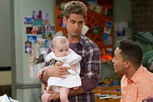 Tři kluci a nemluvně - Livin' on a Prom - Z filmu - Jean-Luc Bilodeau, Tahj Mowry