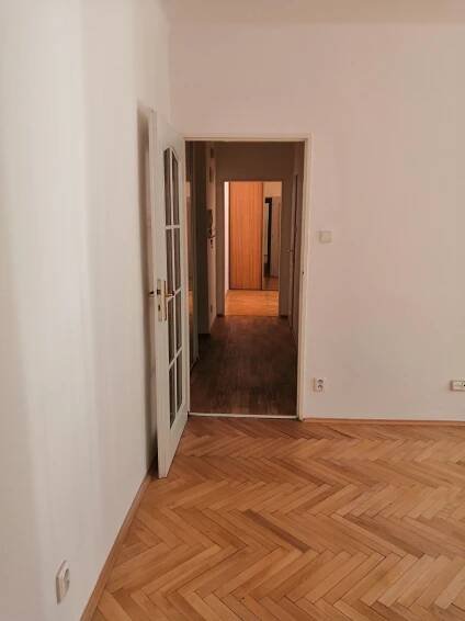 Prodej nemovitosti Praha - Záběhlice - Nabízíme byt po rekonstrukci o velikosti 57m2