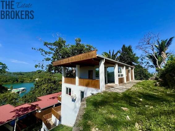 The Marina Home, 5BD & 4BT Jonesville Point, Roatan | Reality.iDNES.cz 