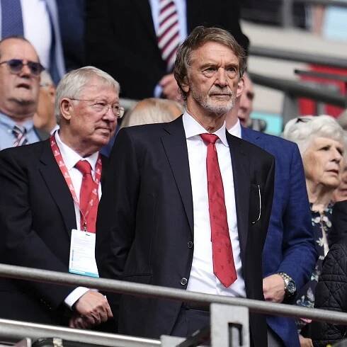 Manchester United terminate Sir Alex Ferguson’s £2m contract in cost-cutting drive