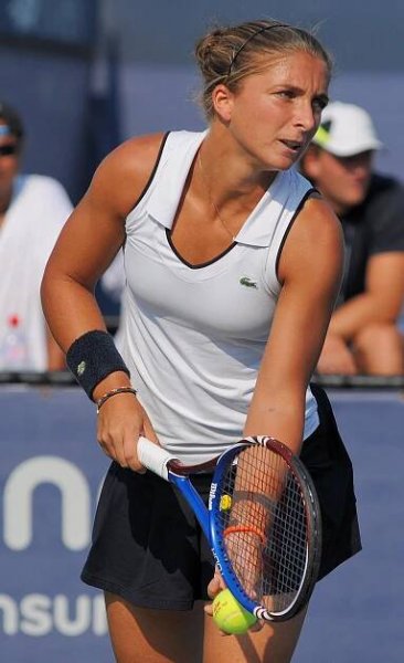Soubor:Sara Errani at the 2010 US Open 03.jpg – Wikipedie