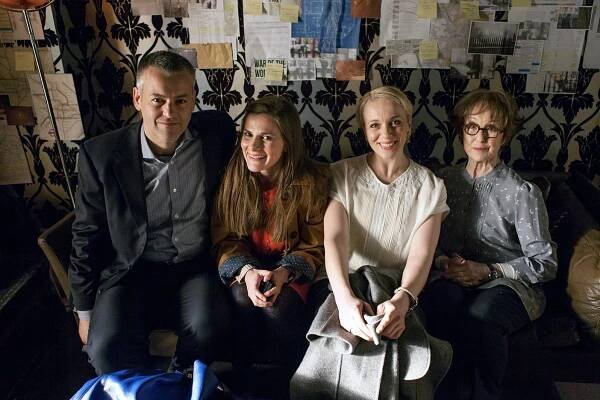 Rupert Graves, Louise Brealey, Amanda Abbington, Una Stubbs - Sherlock - Prázdný pohřebák - Z natáčení