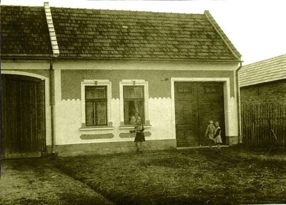 Jitka Pšurná Lancaster (básnířka) - Veselí nad Moravou historické