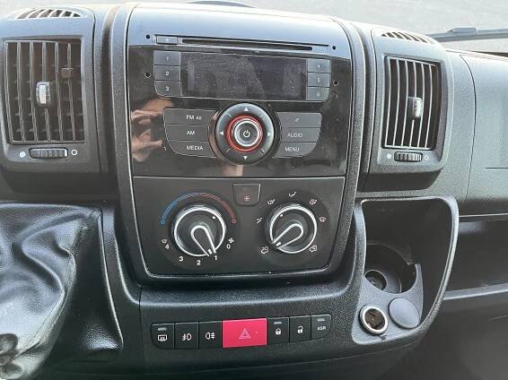 Peugeot Boxer 9 míst - Dodávky Morava.cz