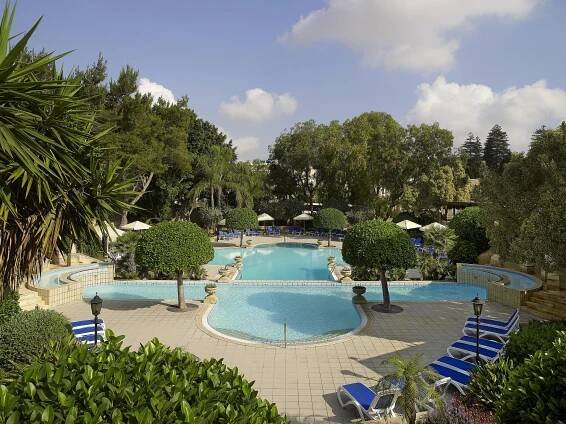 Corinthia Palace Malta Attard Exterior photo The swimming pool at the hotel