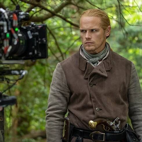 8 nejpřitažlivějších herců ze seriálů Netflixu podle redaktorek Netflixeru: Nechybí Peaky Blinders, Zaklínač ani Cizinka