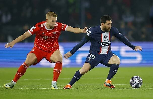 Osmifinále Ligy mistrů: Bayern vyhrál v Paříži, AC Milán zdolal Tottenham