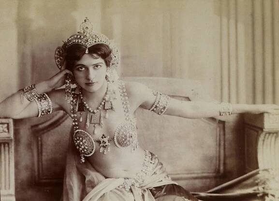 Biography of Mata Hari, Infamous World War I Spy