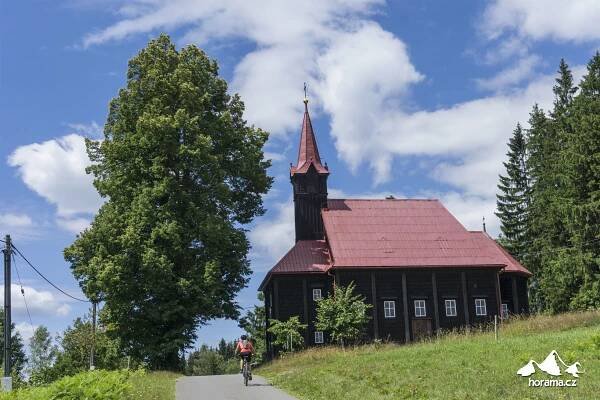 Z Ostravice za borůvkovými knedlíky na Doroťanku přes Gruň a Bílý Kříž | Horama