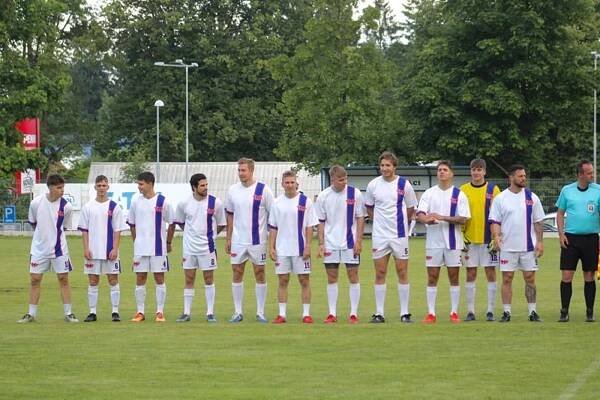 OBRAZEM: Suchdolský fotbal slavil 100 let. Přijeli reprezentanti i hokejisté