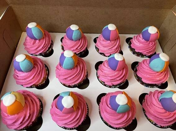 cupcake, custom cupcakes, special order cupcakes, cartoon cupcakes, order cucakes - Cre8ive Cake and Candy
