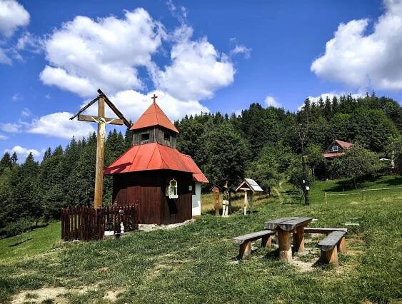 Basecamp: Potulky okolo Liptovskej Mary, Králická tiesňava a kysucké samoty | HIKING.SK