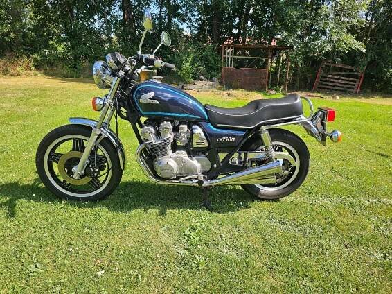 Honda CB750C RV - Auto-moto