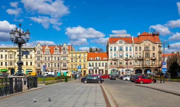 bydgoszcz, polsko - panoramatický výhled na historické centrum města se starými městskými činžovními domech - bydhošť - stock snímky, obrázky a fotky
