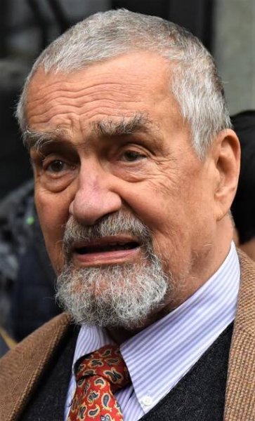 Soubor:Karel Schwarzenberg 2019 Praha.jpg – Wikipedie