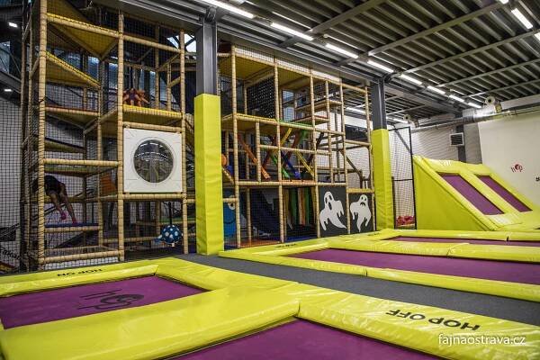 Navštívili jsem největší ostravské trampolínové centrum HopJump - Fajna Ostrava
