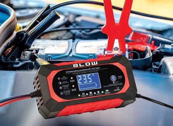 AUTOMATICKÝ USMĚRŇOVAČ DO AUTA S FUNKCÍ OPRAVY AKUMULÁTORŮ 12V 24V 8A - Allegro