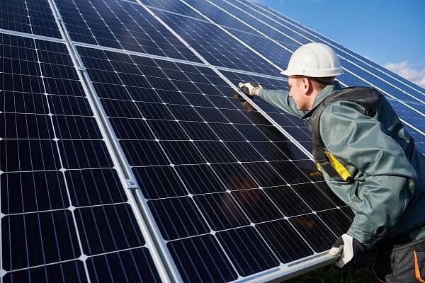 Top 10 Reasons Why Your Business Should Go Solar