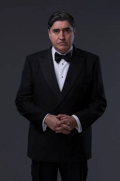 Nepříteli nablízku - Promo - Alfred Molina