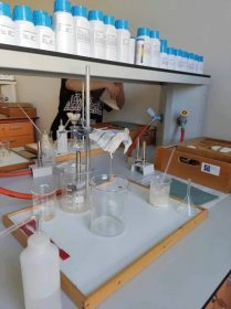 Chemie - Laboratorní práce (filtrace) | ZŠ Sokolovská
